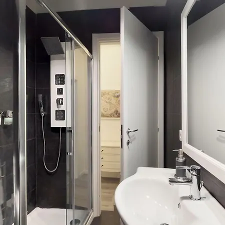Luxury 2 Bedrooms Апартаменты Милан