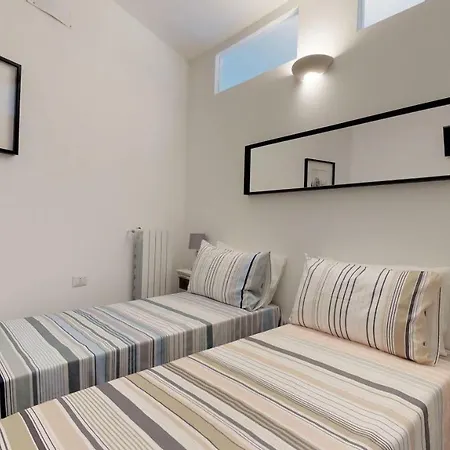 Luxury 2 Bedrooms Милан