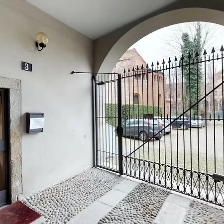 Luxury 2 Bedrooms Апартаменты *